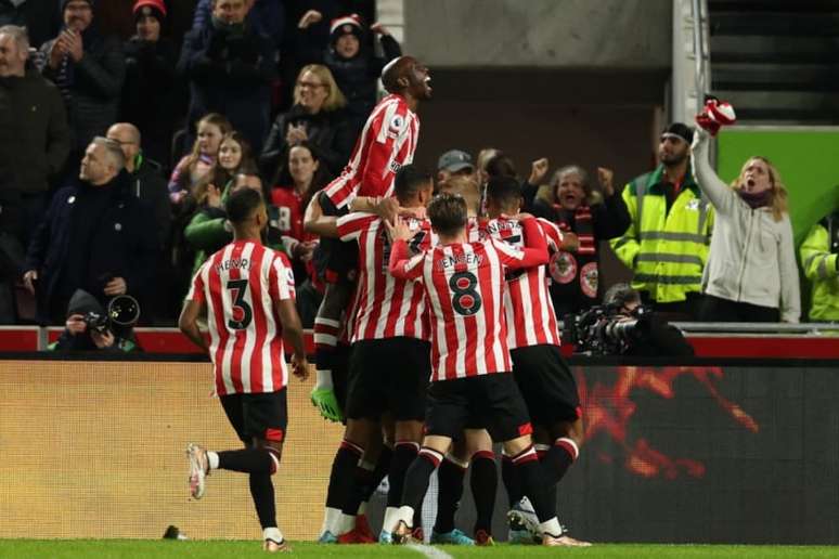 Brentford foi superior ao Liverpool no jogo pela Premier League (ADRIAN DENNIS / AFP)