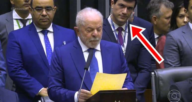 E esse olhar 43? Ivan Furlan Falcone roubou a cena e quase ofusca Lula na cerimônia no Congresso