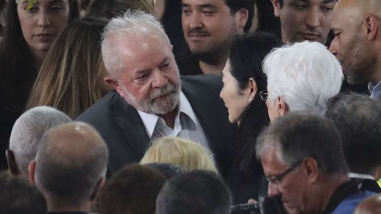 O presidente Lula esteve no velório e prestou condolências à família do ídolo