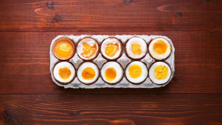 Se você prefere gema mole, basta deixar o ovo por menos tempo na hora de cozinhar – Foto: Shutterstock