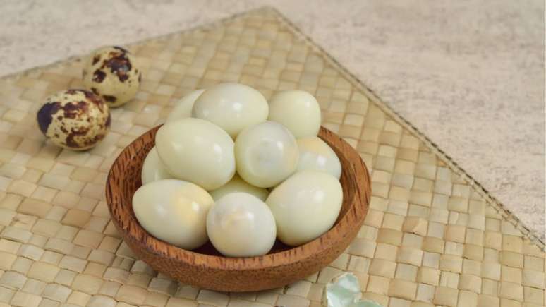Os ovos de codorna são uma ótima opção de aperitivo – Foto: Shutterstock