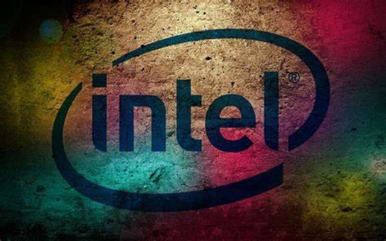 Os chips são compostos pela marca Intel Processor com um Core i3 mais simples e até oito núcleos