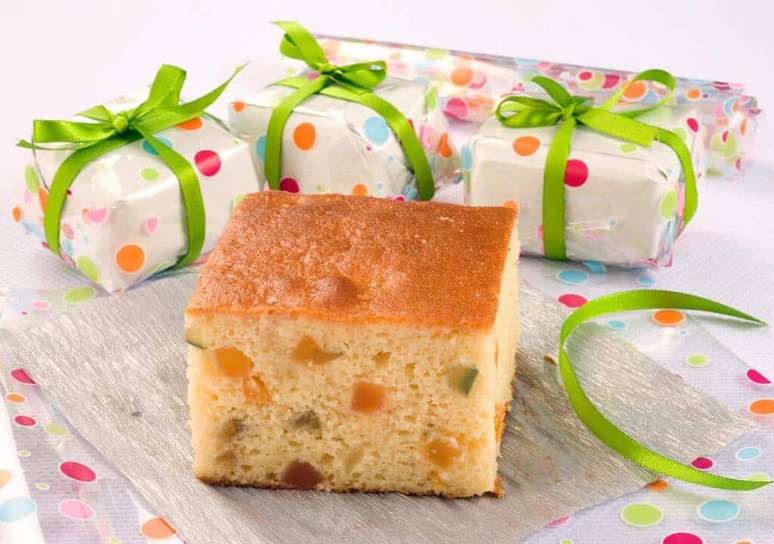Bolo com frutas cristalizadas &ndash; Foto: Guia da Cozinha