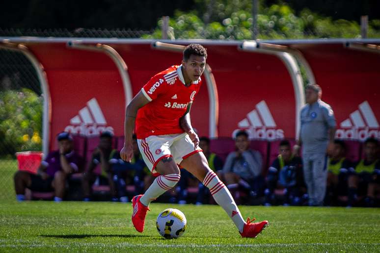 Internacional vence o Rosário Central na estreia da Copinha