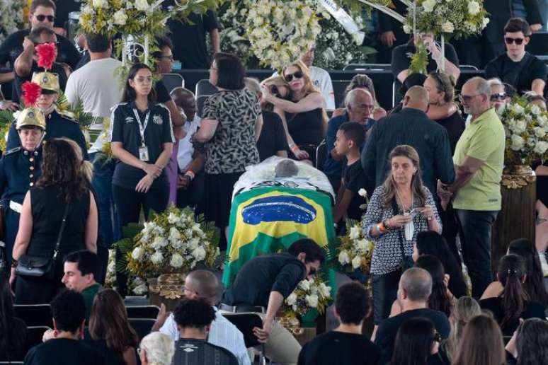 Velório do Rei do Futebol durou 24 horas em Santos.