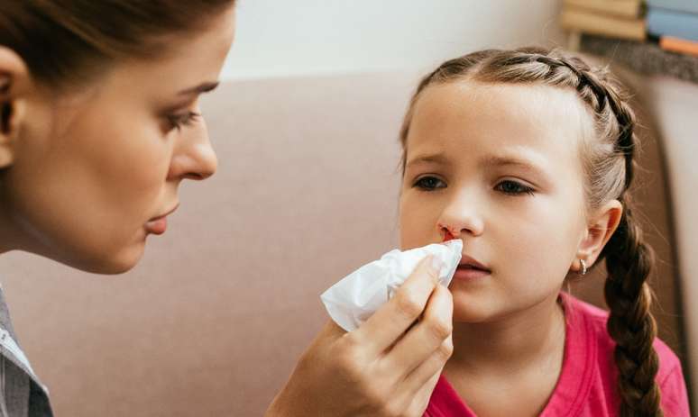 Sangramento nasal: otorrino explica as causas e tratamentos
