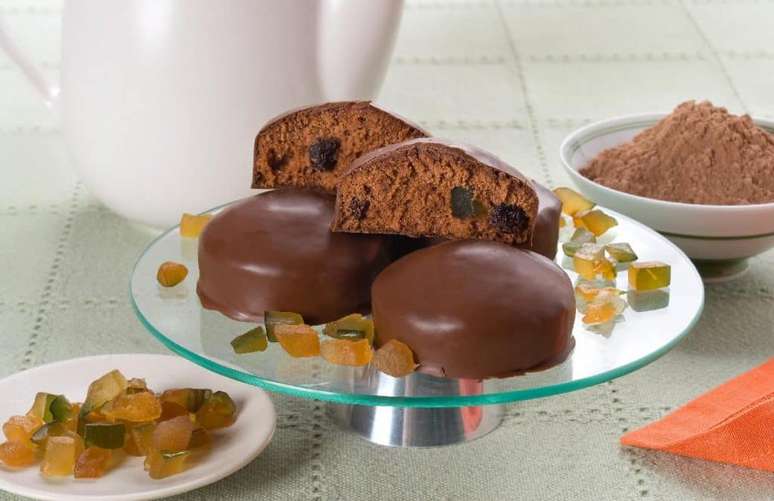 P&atilde;o de mel com frutas &ndash; Foto: Guia da Cozinha