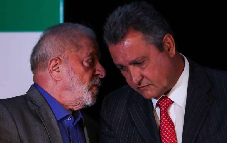 Lula faz reunião ministerial após divergências públicas entre ministros