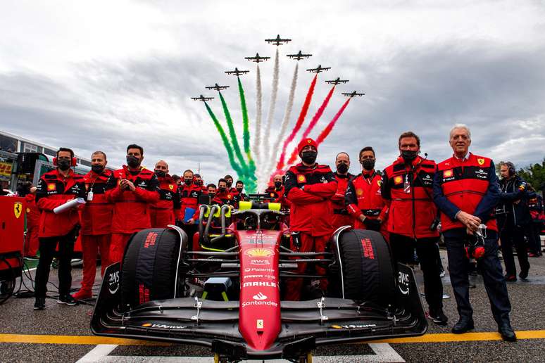 A Ferrari tenta mostrar que pode vencer no jogo político da F1