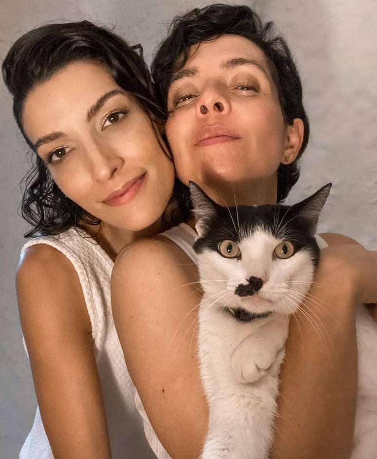 Nadia Bochi e Silvia Henz sofrem ataques homofóbicos após foto se beijando