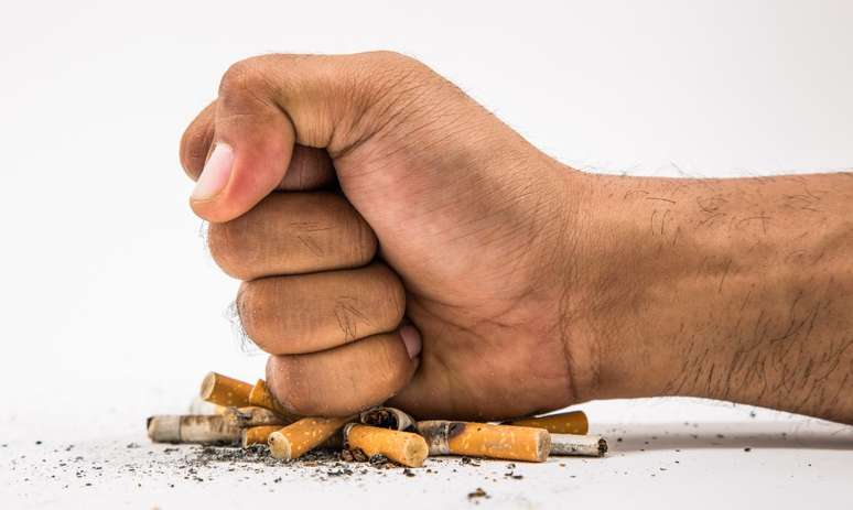 Pare de fumar em 2023 e evite esses danos causados pelo cigarro