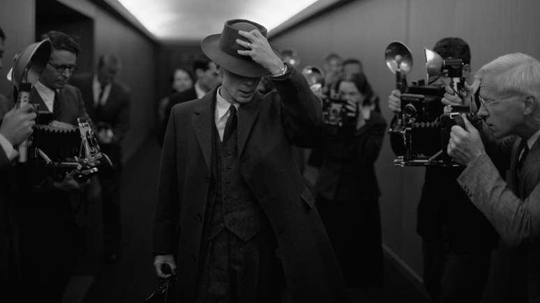 Cillian Murphy interpreta o cientista J. Robert Oppenheimer