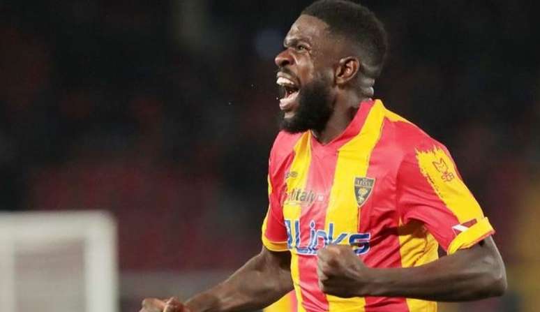 Samuel Umtiti é vítima de racismo no Campeonato Italiano