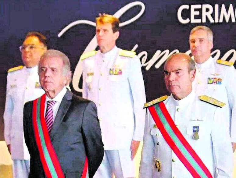 O ministro da Defesa, José Múcio, na posse do novo comandante da Marinha