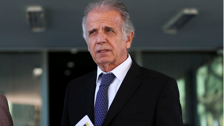 José Múcio é o primeiro ministro civil à frente da Defesa em quase 5 anos