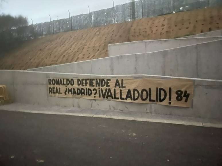 Ronaldo é alvo de protestos da torcida do Valladolid (Divulgação/ Twitter)