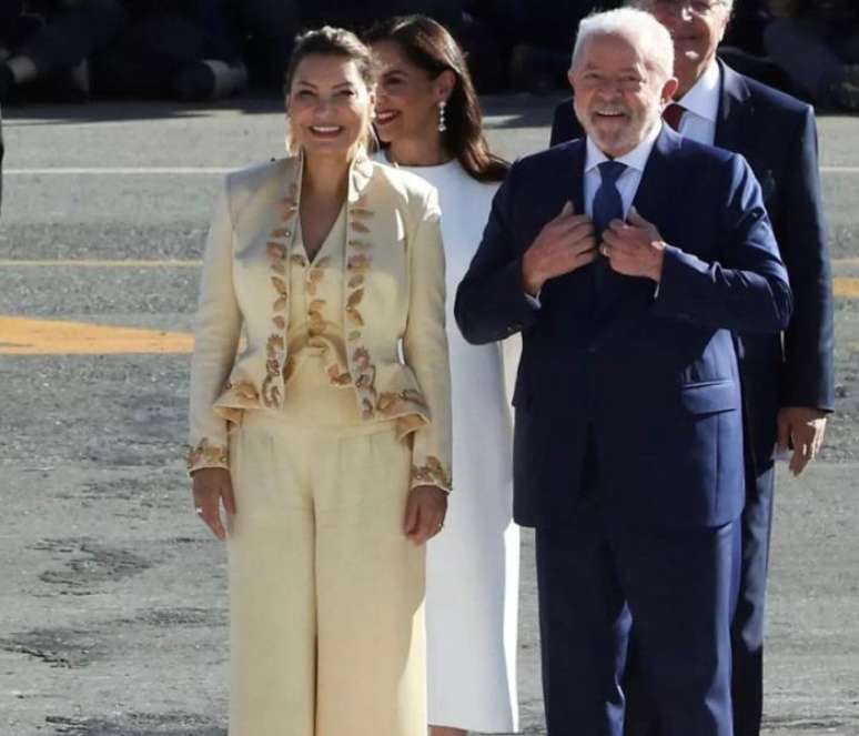 Janja optou por um terno de alfaiataria na cerimônia de posse da presidência da República –