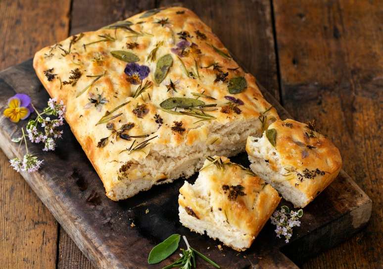 A focaccia é um tipo de pão italiano que fará sucesso entre toda a família – Foto: Shutterstock