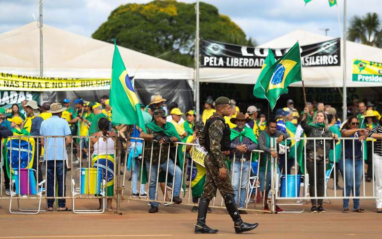 Bolsonaristas  concentram-se em frente ao Quartel- General do Exército em Brasília
