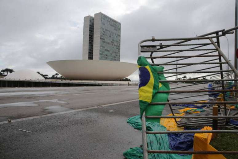 Bolsonaristas invadiram sedes do Congresso, da Presidência e do STF