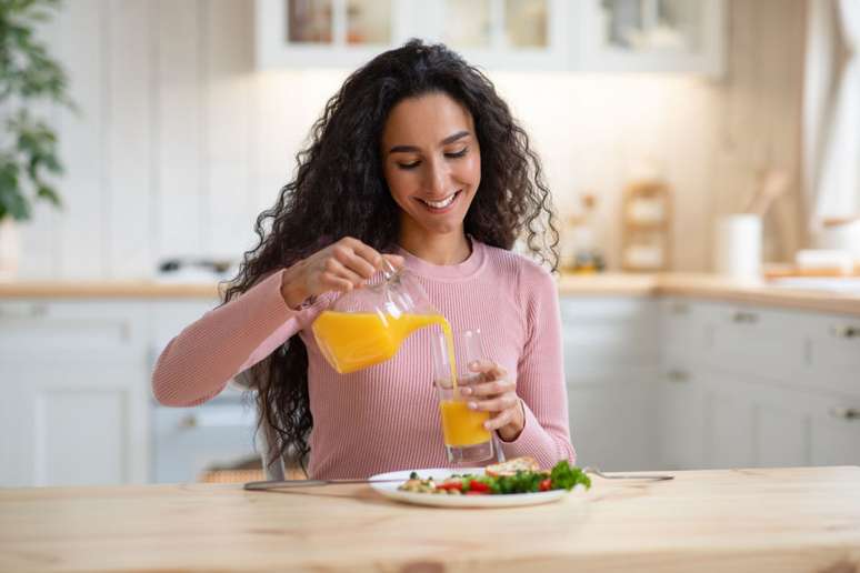 A reeducação alimentar ajuda a prevenir e controlar doenças. 