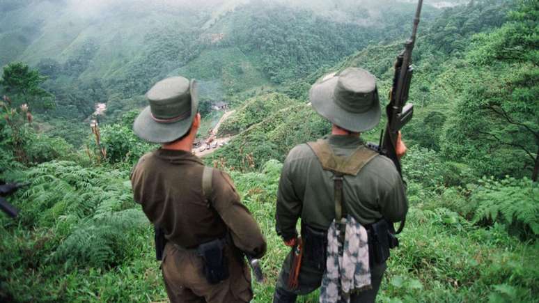 Rebeldes das For&ccedil;as Armadas Revolucion&aacute;rias da Col&ocirc;mbia (Farc) em 1998. O acordo de paz com o governo colombiano s&oacute; foi assinado em 2016