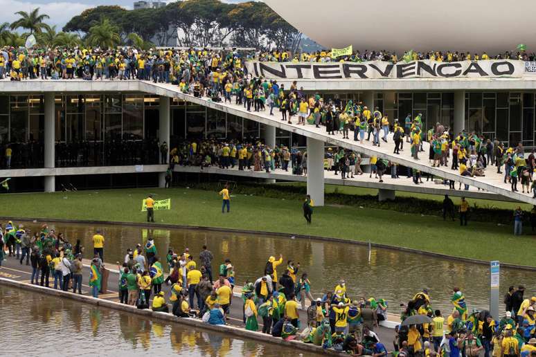 Atos antidemocráticos em Brasília