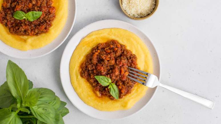 Guia da Cozinha - Polenta com carne moída: receita afetiva para lembrar da comida da vovó