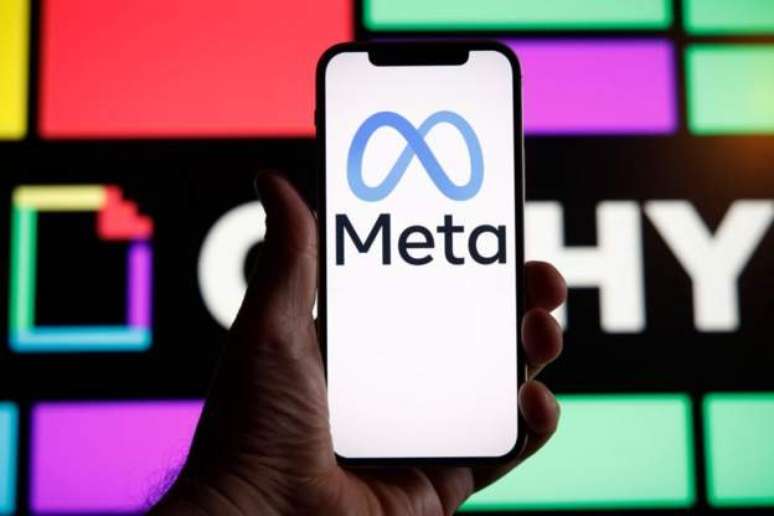 Logo da Meta no celular