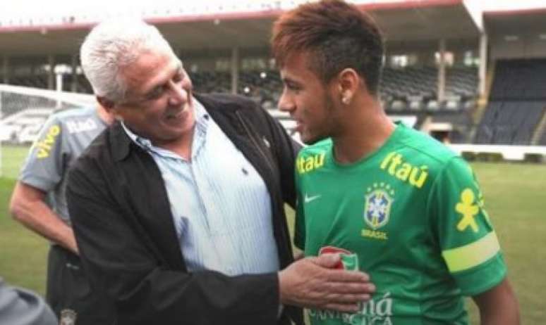 Dinamite ao lado de Neymar (Foto: Reprodução/Instagram)