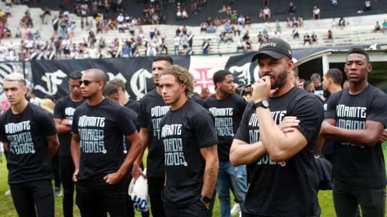 Elenco atual do Vasco esteve na cerim&ocirc;nia