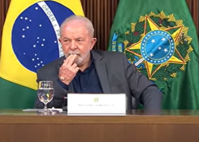 O presidente Luiz Inácio Lula da Silva (PT) durante reunião com governadores nesta segunda-feira, 9