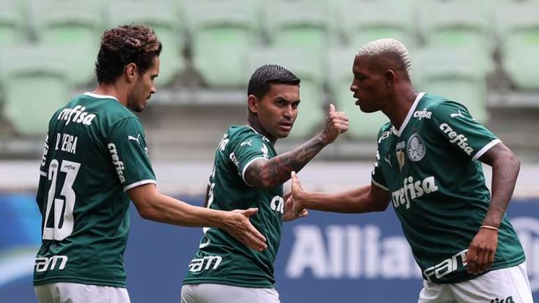 Palmeiras tem rodado o elenco, mas titulares seguem com bem mais minutos em  campo