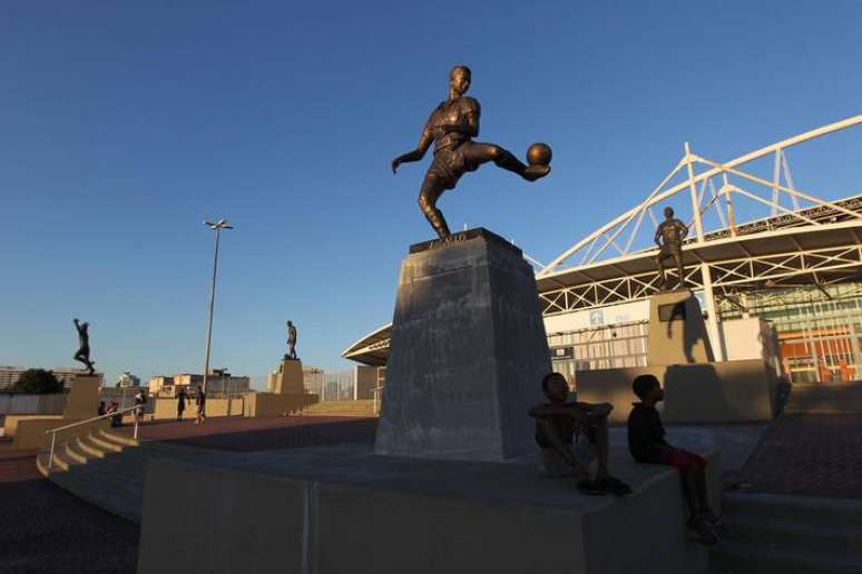 Fica, Pelé!“: relembre as partidas de despedida do Rei do Futebol