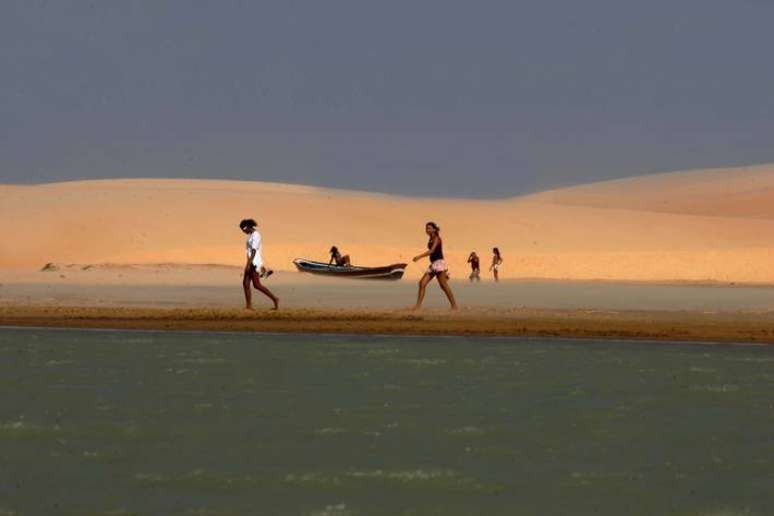 Elmano de Freitas quer suspender edital de concorrência que prevê a concessão do Parque Nacional de Jericoacoara à iniciativa privada.