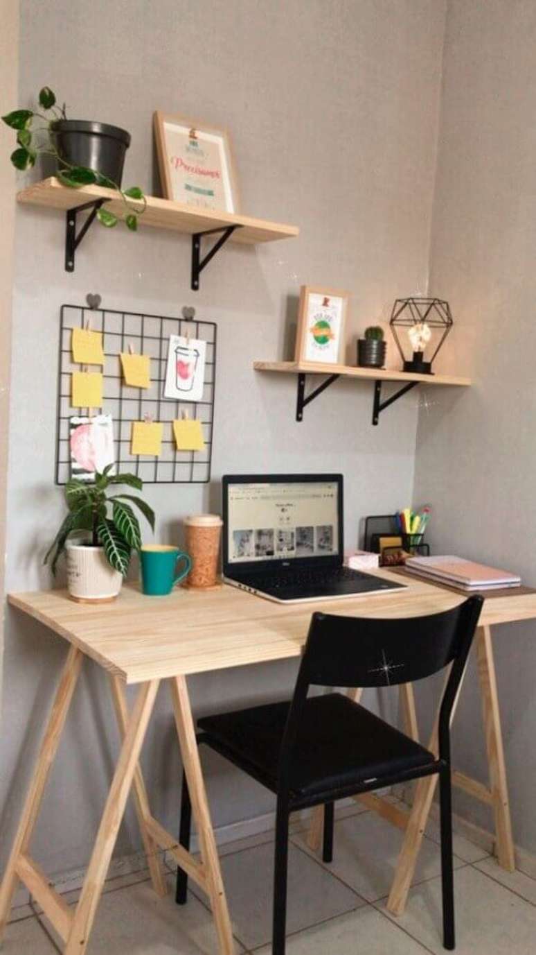 38. Escrivaninha cavalete para decora&ccedil;&atilde;o de cantinho de estudo simples &ndash; Foto: Design Homes