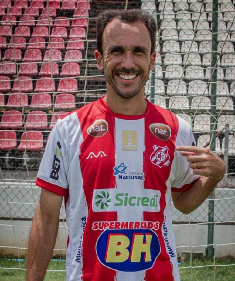 Thiago Ribeiro tem passagens por grandes clubes do futebol brasileiro - Foto: (Reprodução Instagram)