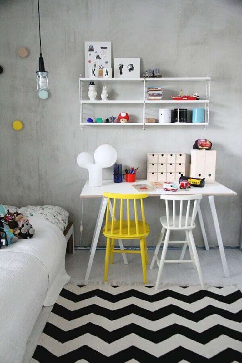 53. Parede de cimento queimado para decora&ccedil;&atilde;o de cantinho de estudo simples no quarto &ndash; Foto: Decor F&aacute;cil
