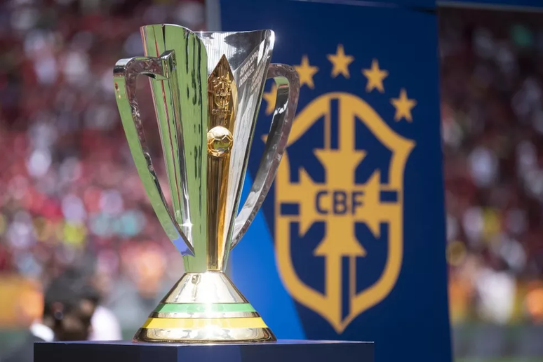 A taça da Supercopa do Brasil 