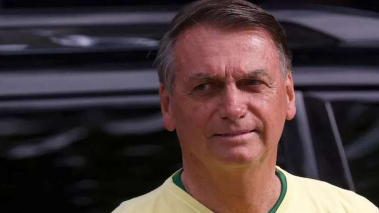 Jair Bolsonaro disse que as invasões de prédios públicos 'escapam da regra' da democracia, mas Kalil e outros apontam responsabilidade dele pelo que aconteceu em Brasília