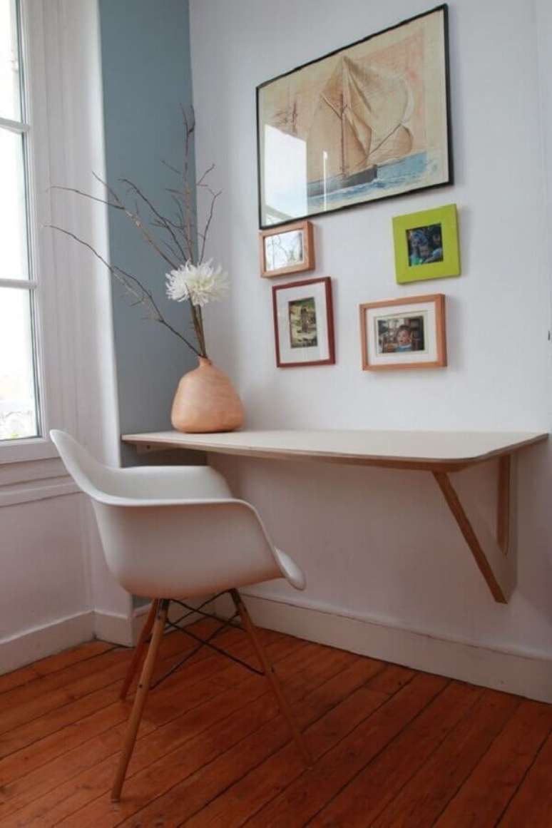 57. Vaso para decora&ccedil;&atilde;o de cantinho de estudo simples &ndash; Foto: Idea Designs