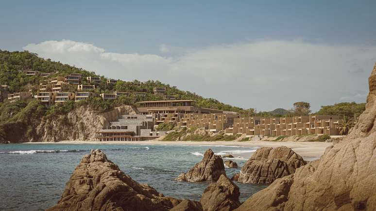 O projeto modern&iacute;ssimo do Four Seasons Tamarindo privilegia a integra&ccedil;&atilde;o com a paisagem da reserva natural.