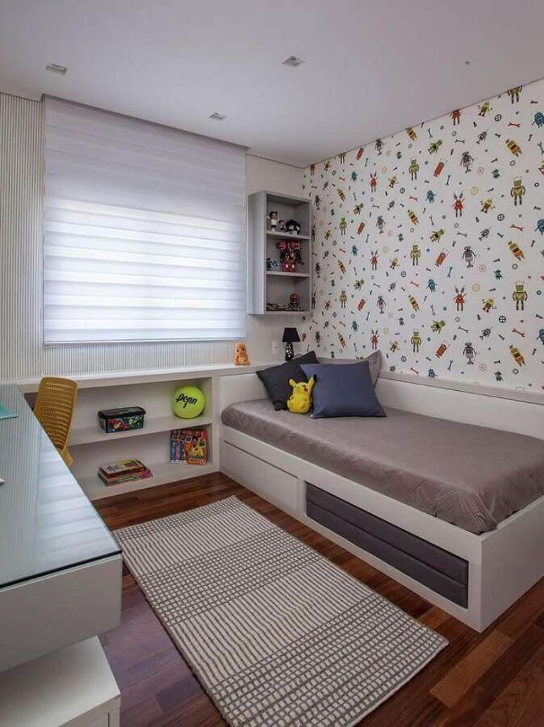 9. Papel de parede para quarto infantil masculino decorado com moveis planejados &ndash; Foto: Revista Habitare