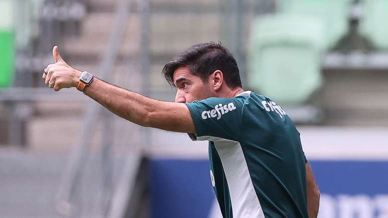 Com elenco pouco modificado, Palmeiras pode repetir base do time titular de 2022