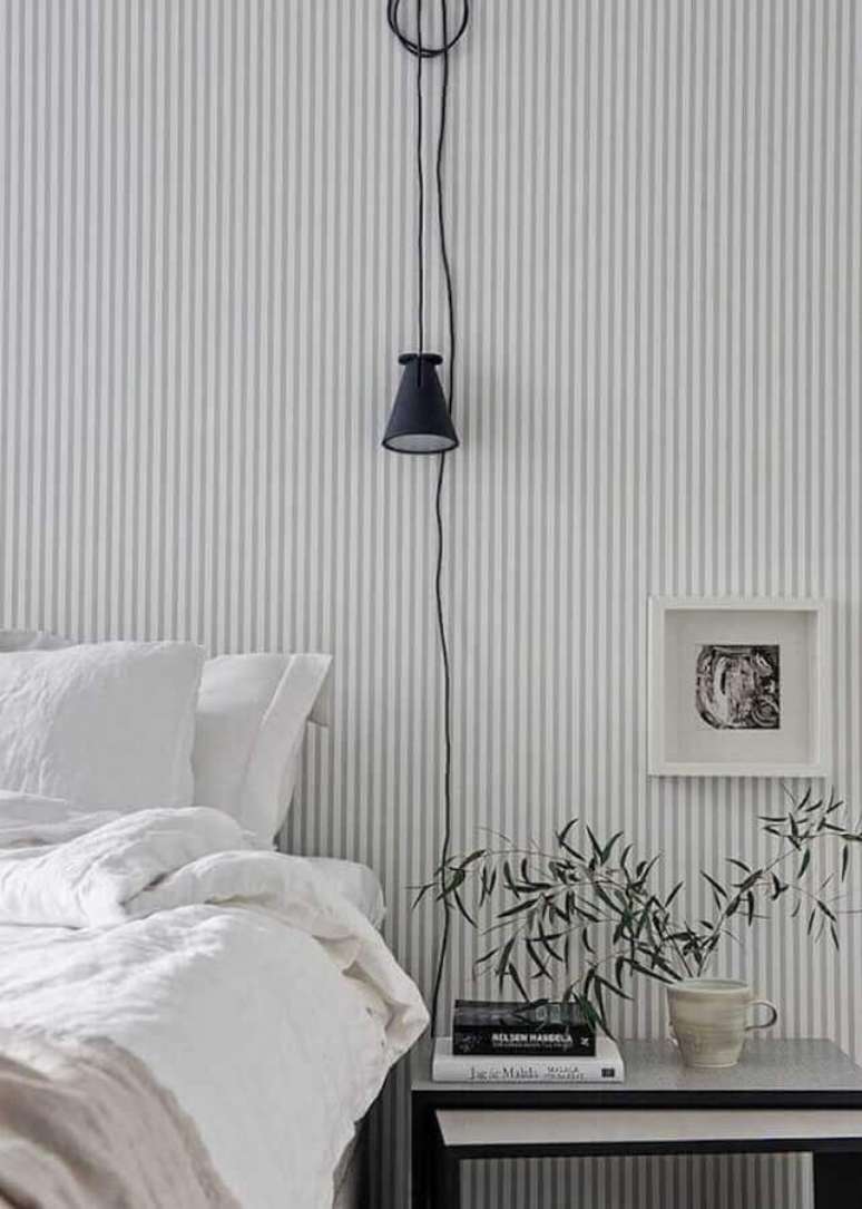 38. Estampa delicada para papel de parede para quarto masculino decorado em cores claras &ndash; Foto: Houzz