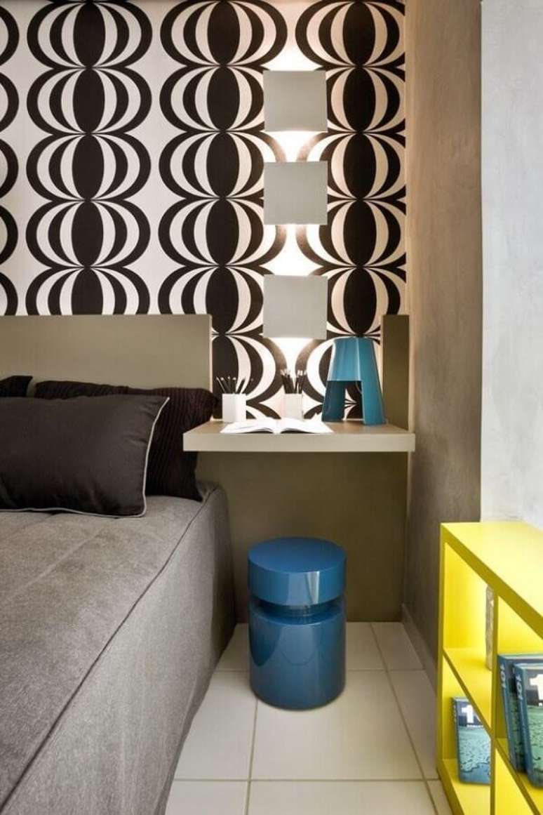 59. Papel de parede para quarto masculino jovem moderno decorado com moveis planejados &ndash; Foto: Homify