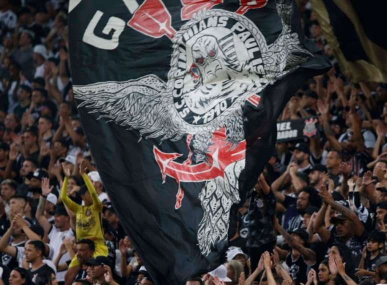 Torcida Do Corinthians Esgota Ingressos Para Estreia; Organizadas ...