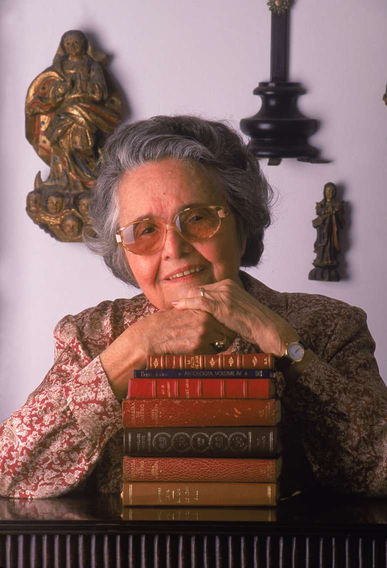 Rachel de Queiroz, escritora e jornalista.