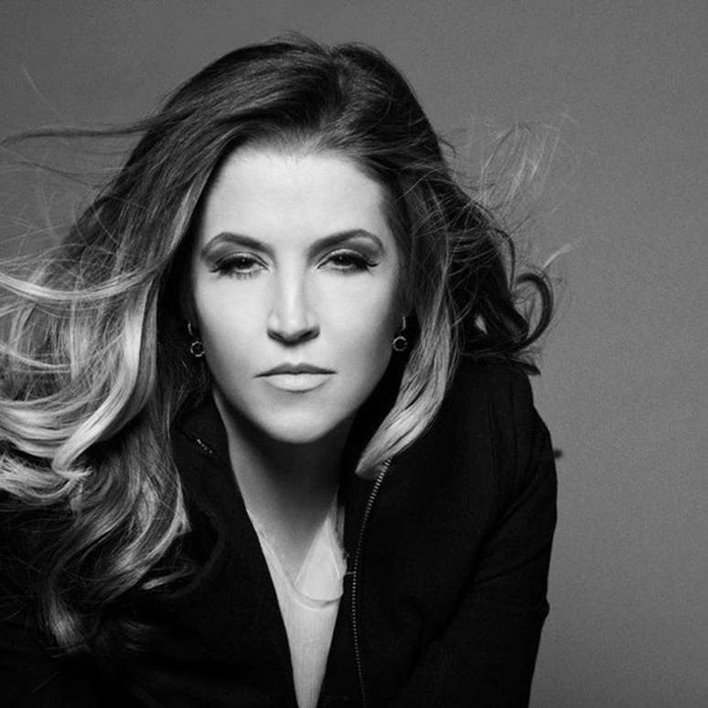 Morre Lisa Marie Presley, única filha de Elvis Presley