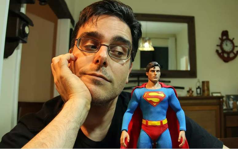 Ator e dublador Guilherme Briggs é conhecido por ser a voz brasileira do Superman
